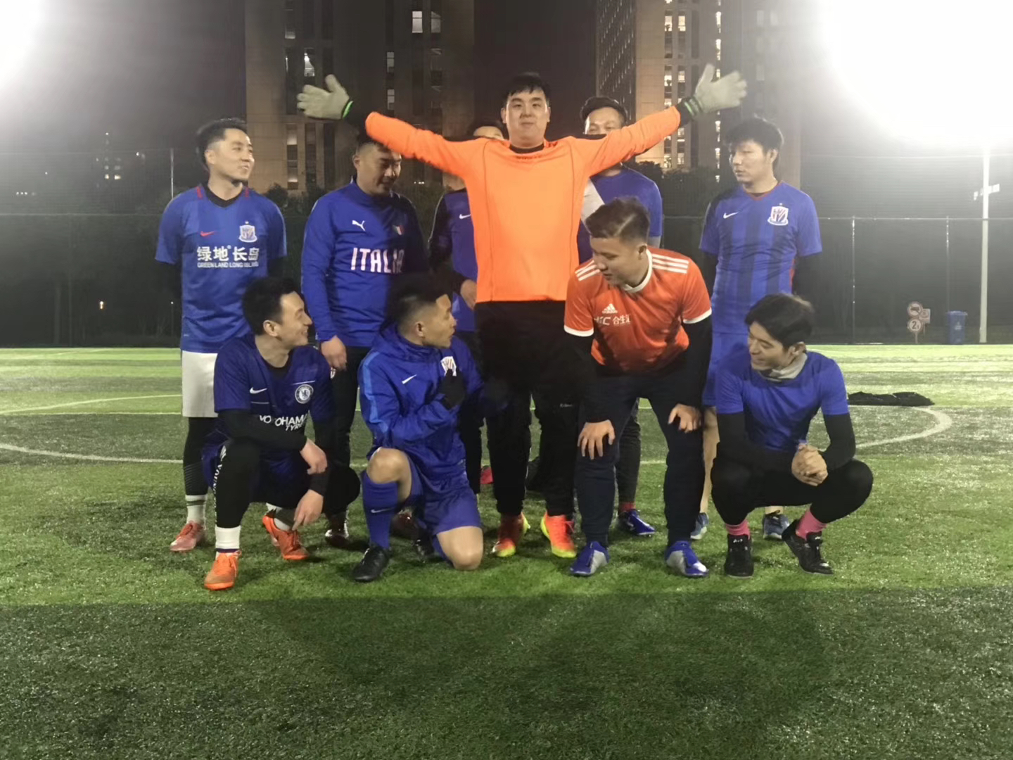 汪程杰与队友合影